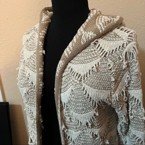 3/$25 Sisters sweater - Picture 2 of 4